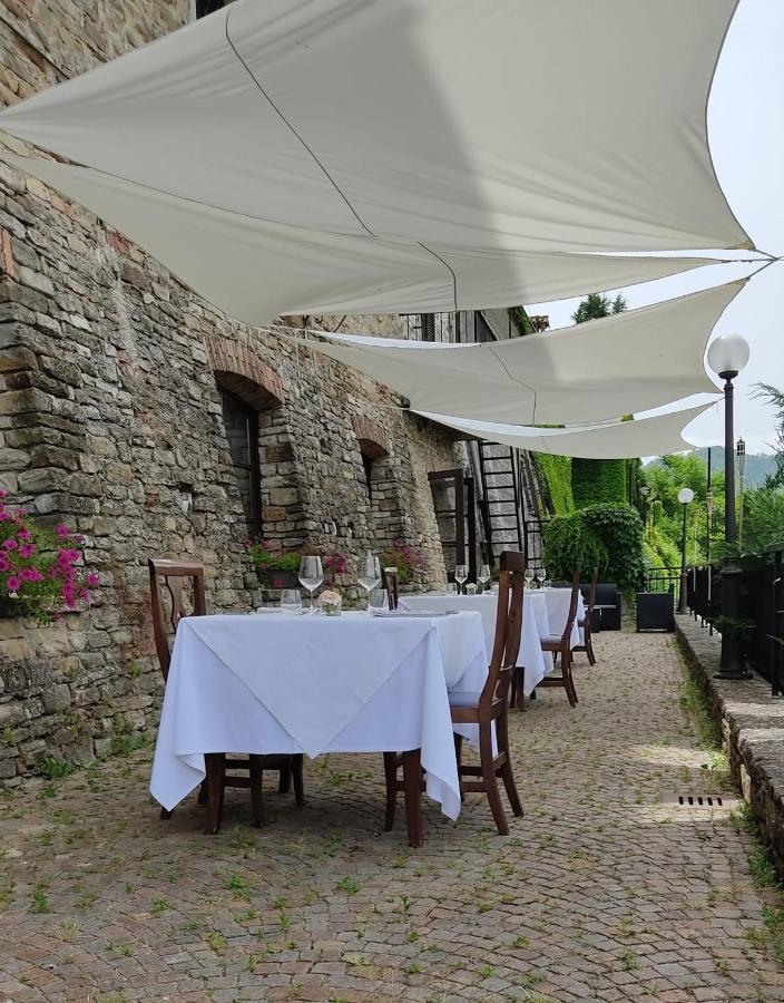 Il Castello Di Bubbio Hotel Exterior photo