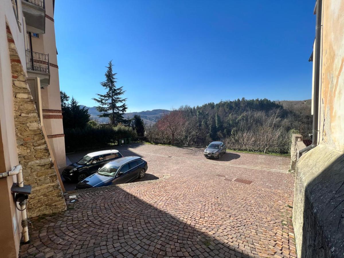 Il Castello Di Bubbio Hotel Exterior photo