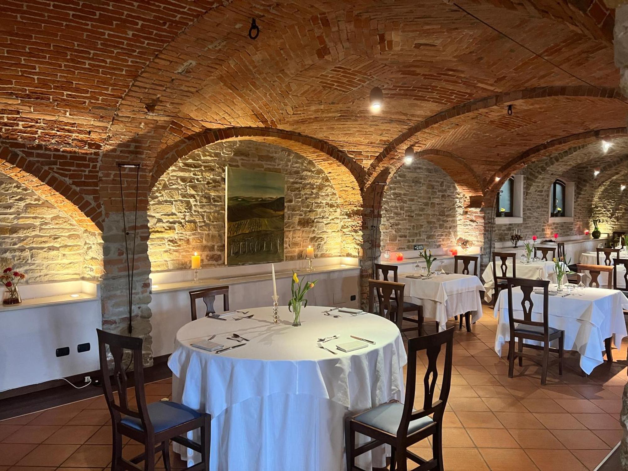 Il Castello Di Bubbio Hotel Exterior photo