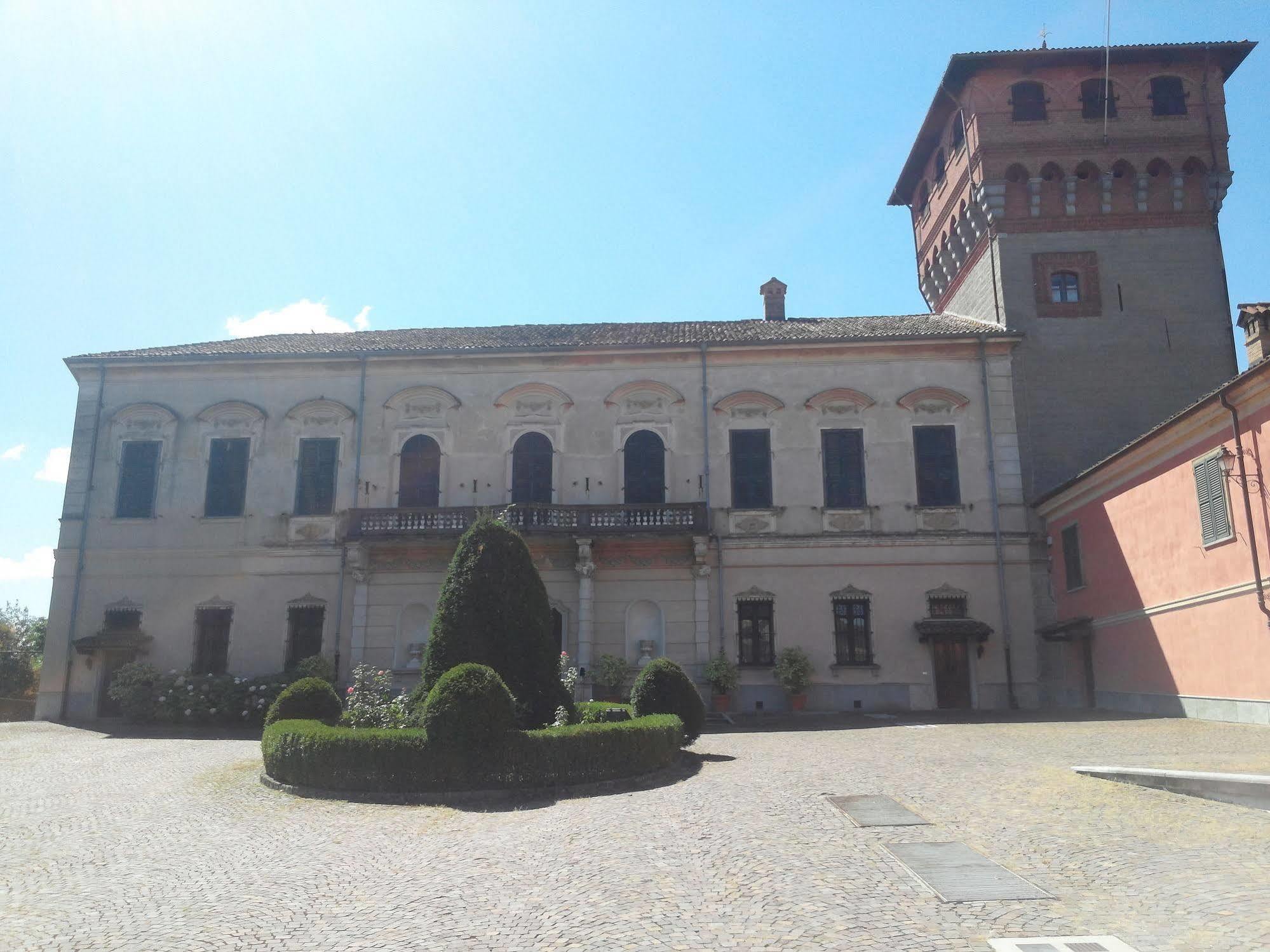 Il Castello Di Bubbio Hotel Exterior photo